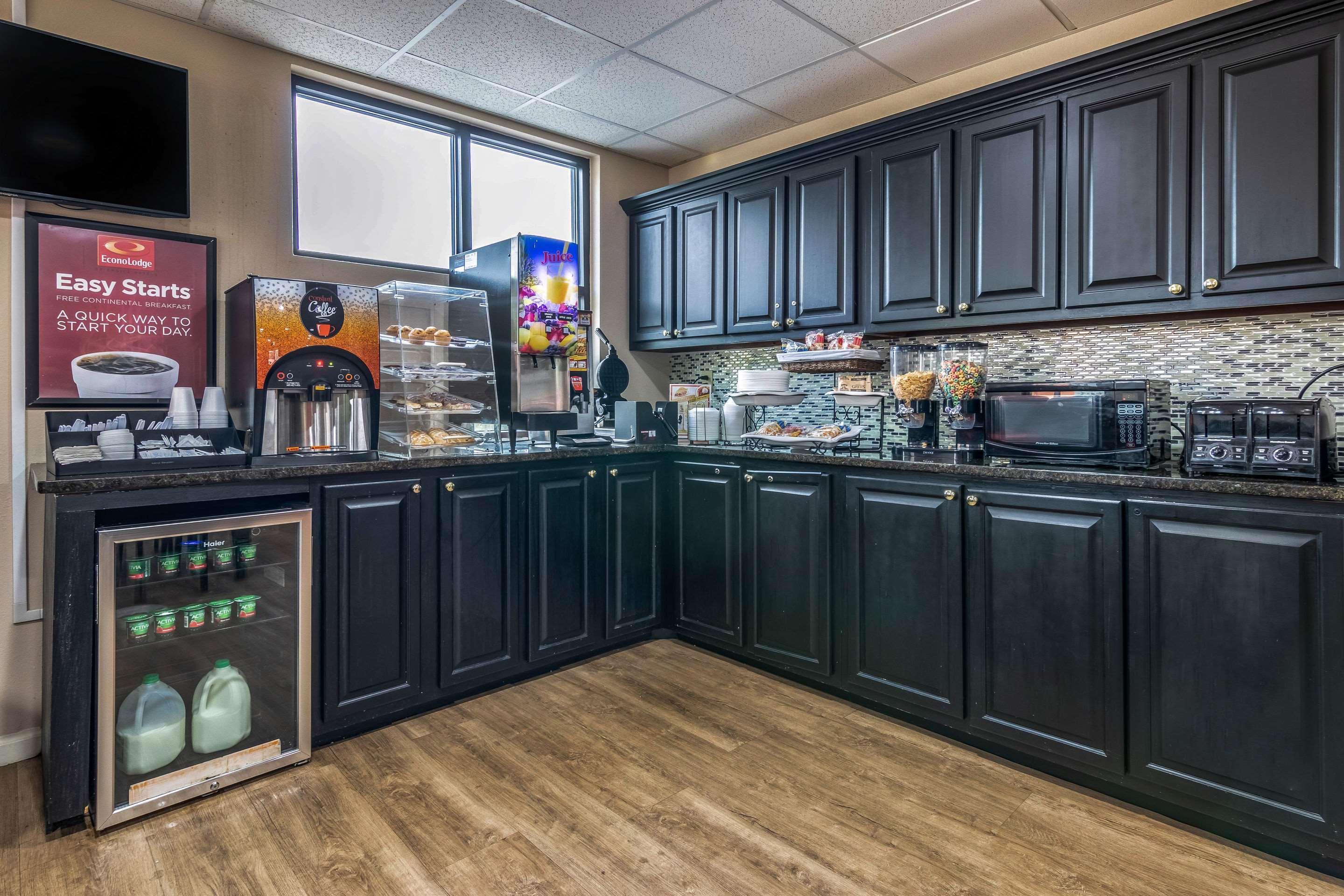 Americas Best Value Inn Opelika Bagian luar foto