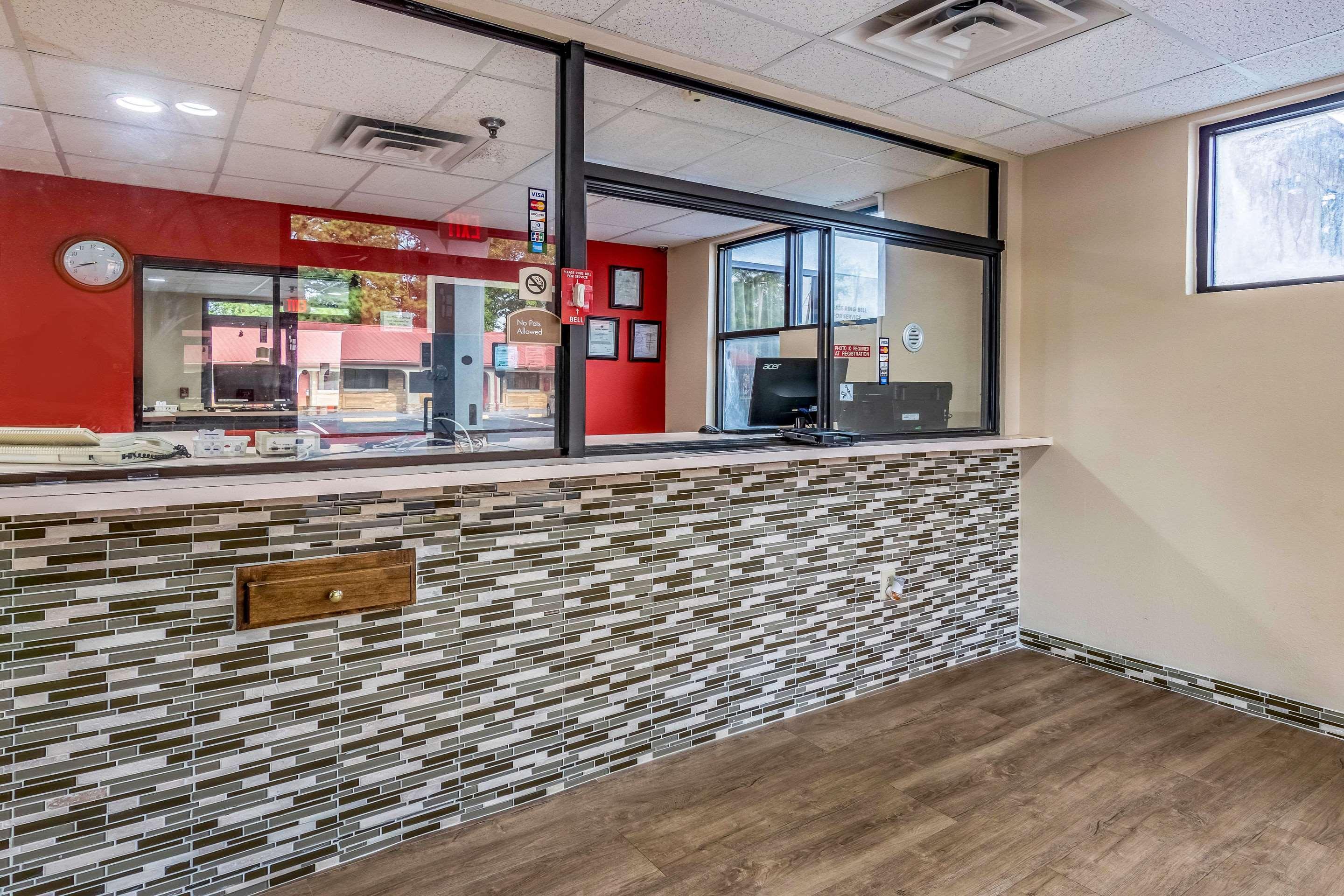 Americas Best Value Inn Opelika Bagian luar foto