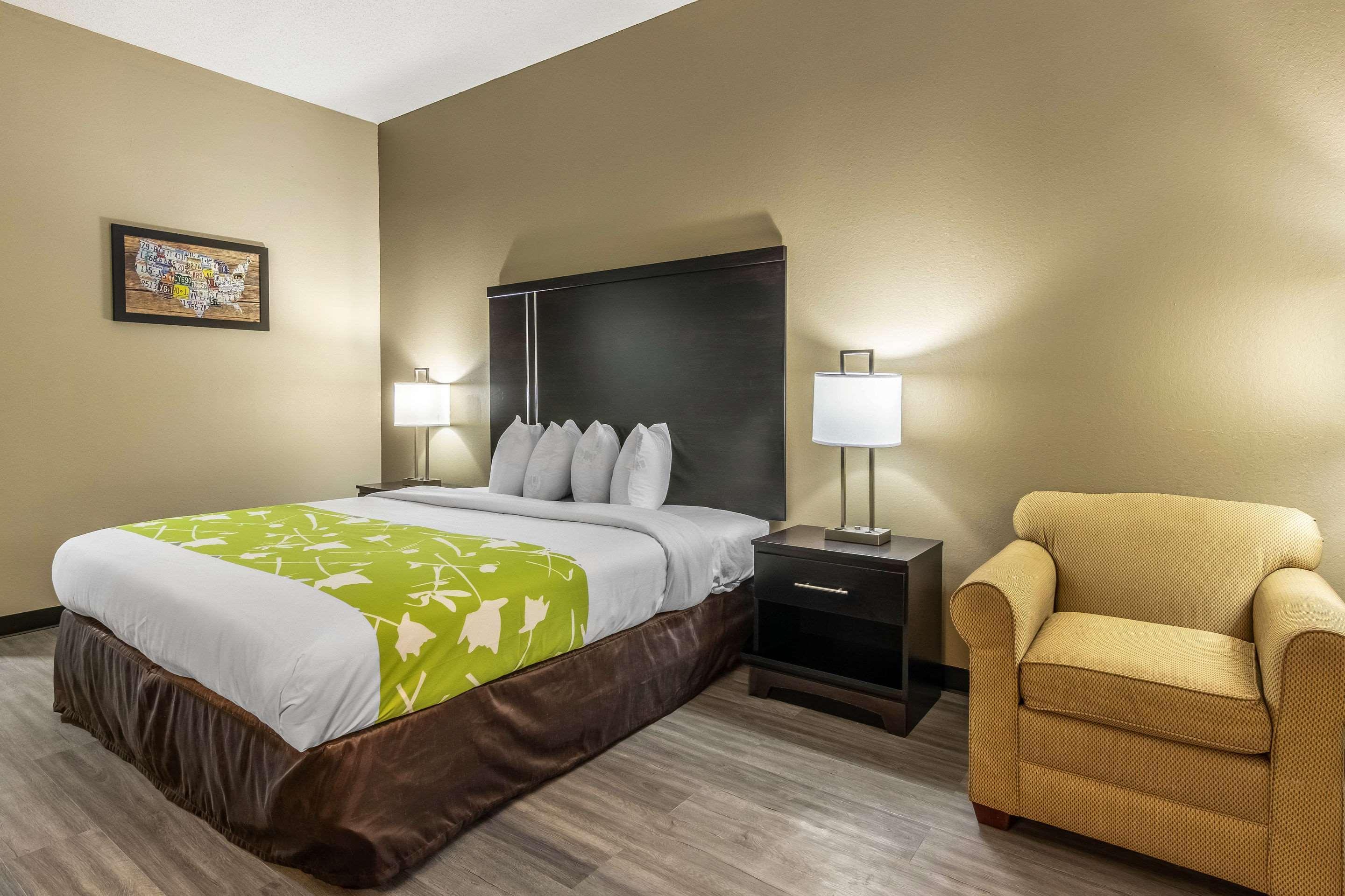 Americas Best Value Inn Opelika Bagian luar foto