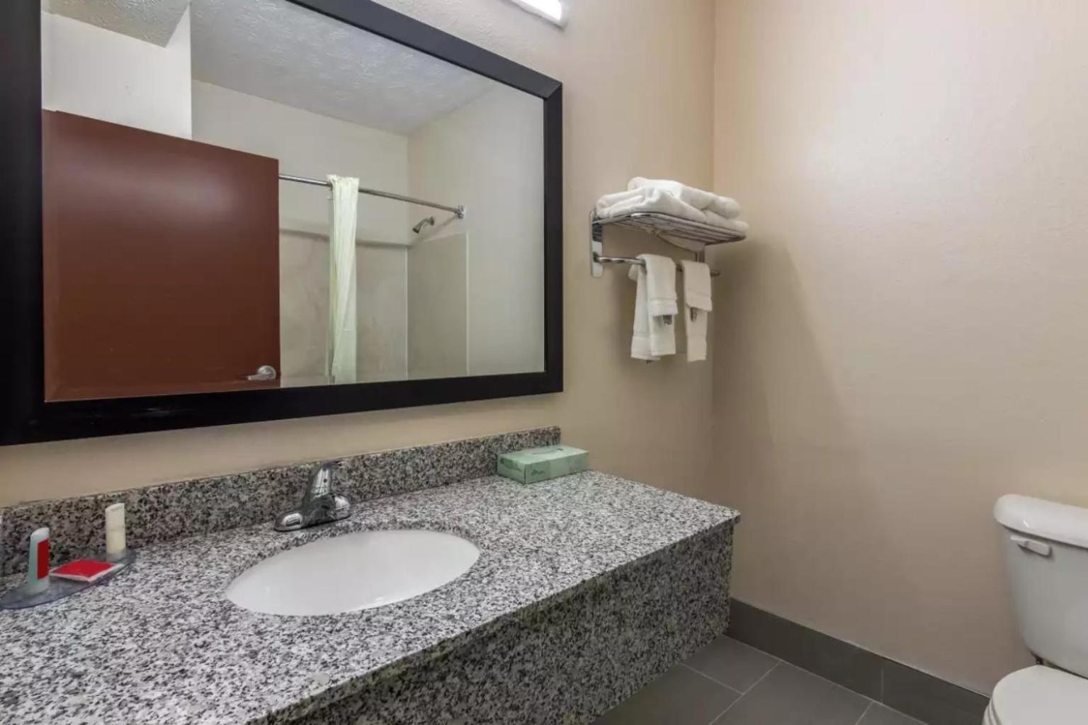 Americas Best Value Inn Opelika Bagian luar foto
