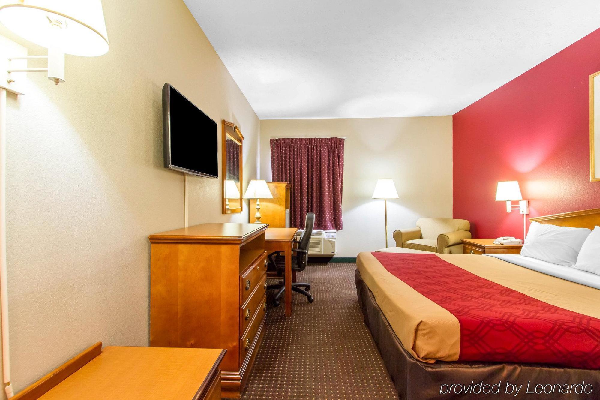 Americas Best Value Inn Opelika Bagian luar foto