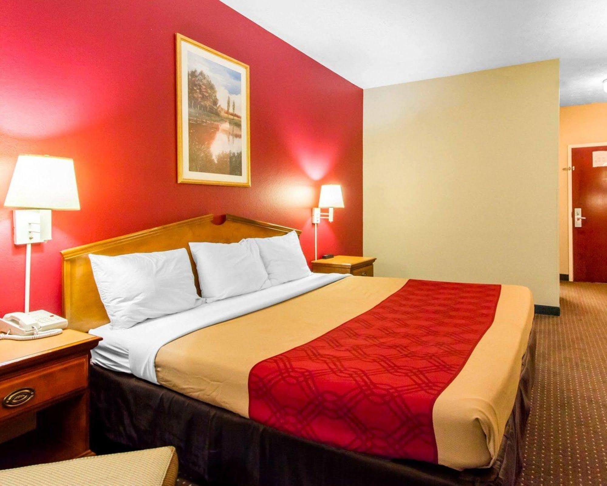 Americas Best Value Inn Opelika Bagian luar foto