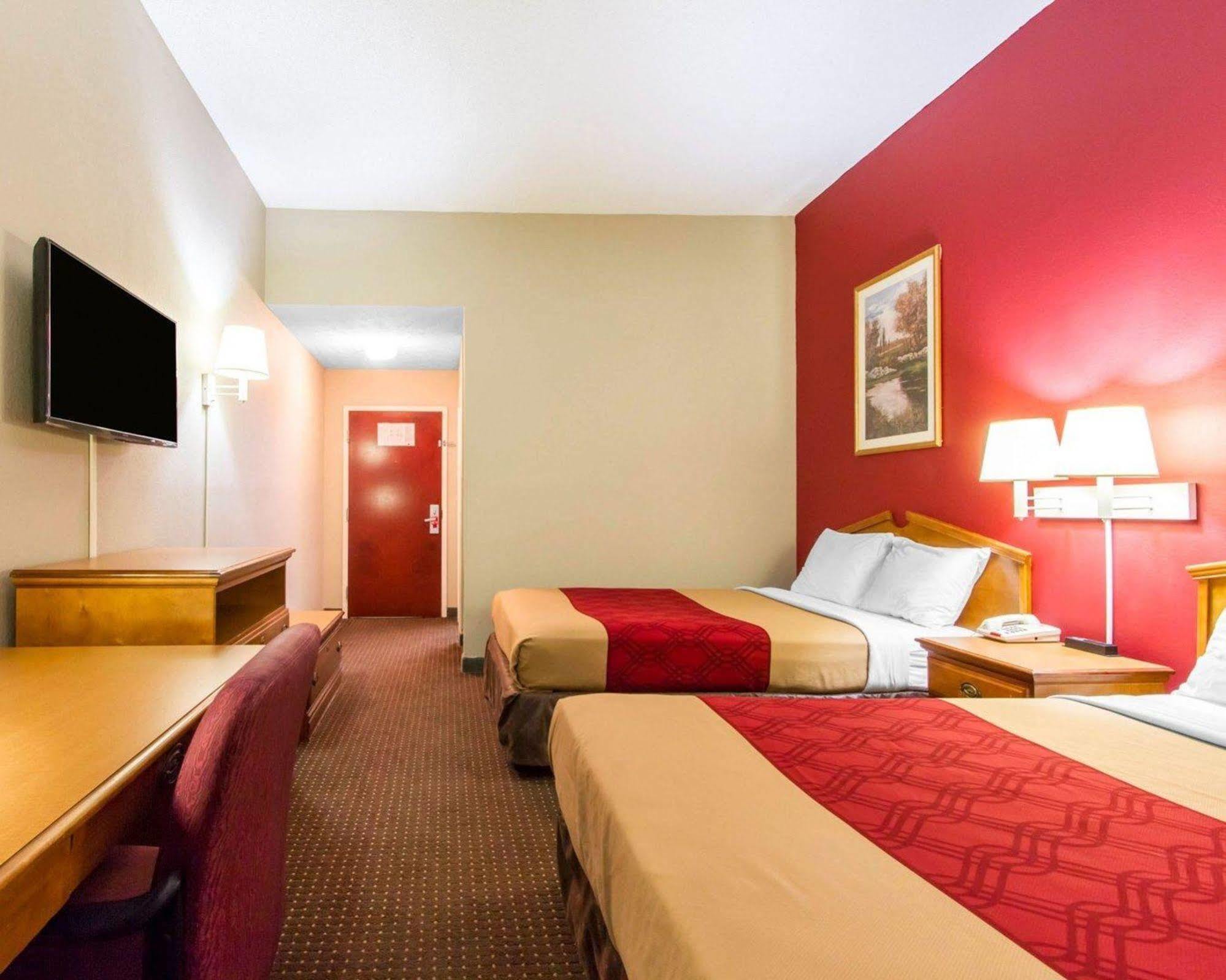 Americas Best Value Inn Opelika Bagian luar foto